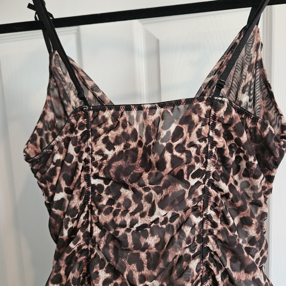 La Vie En Rose Brown and Black Camisole Top - Picture 2 of 6